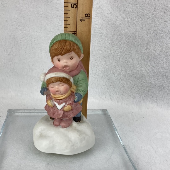 Avon VTG 1985 Hand Painted Porcelain Joy to the World Figurine Music Box 4” - Picture 10 of 11